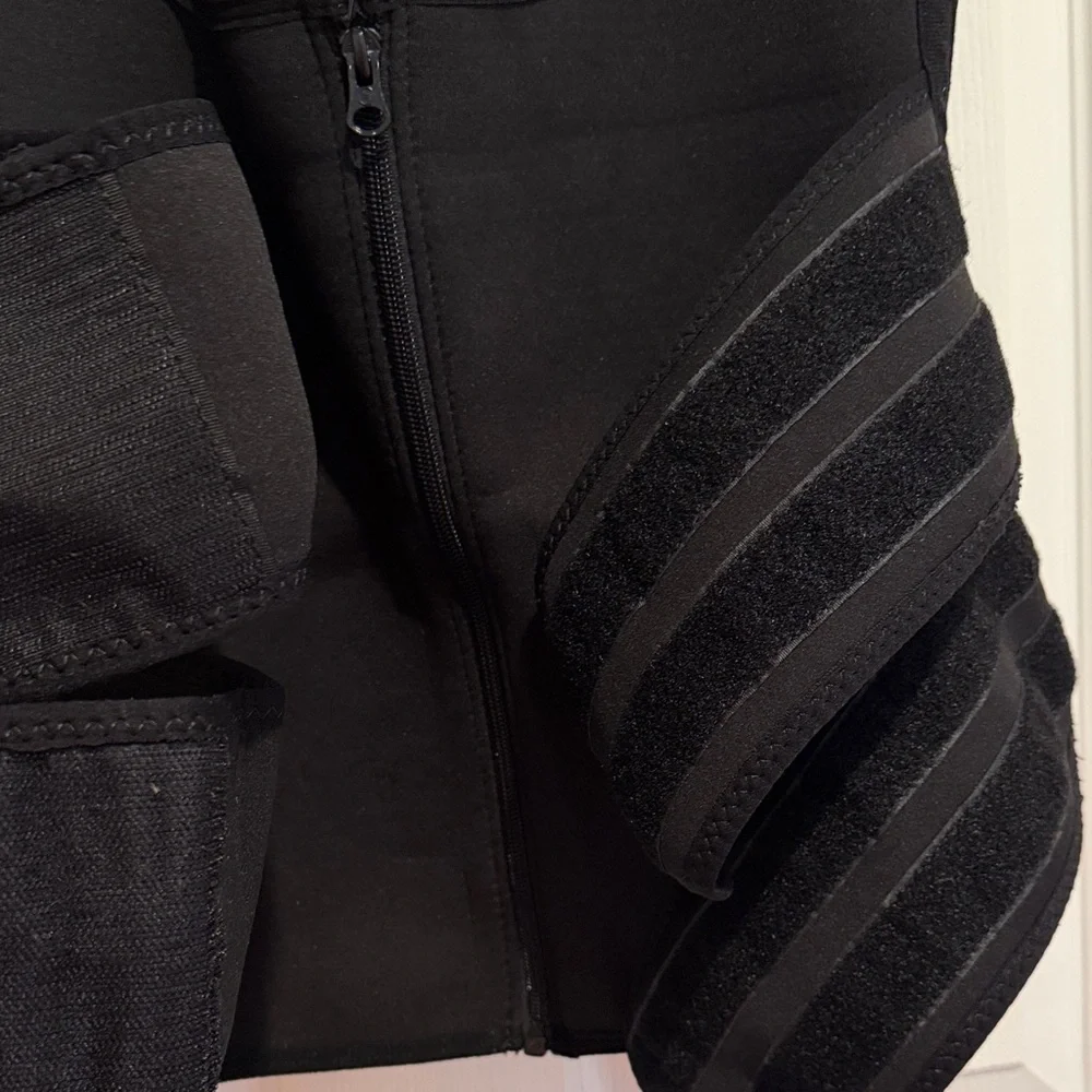 Black Women’s Sports Workout Vest - Picture 9 of 12